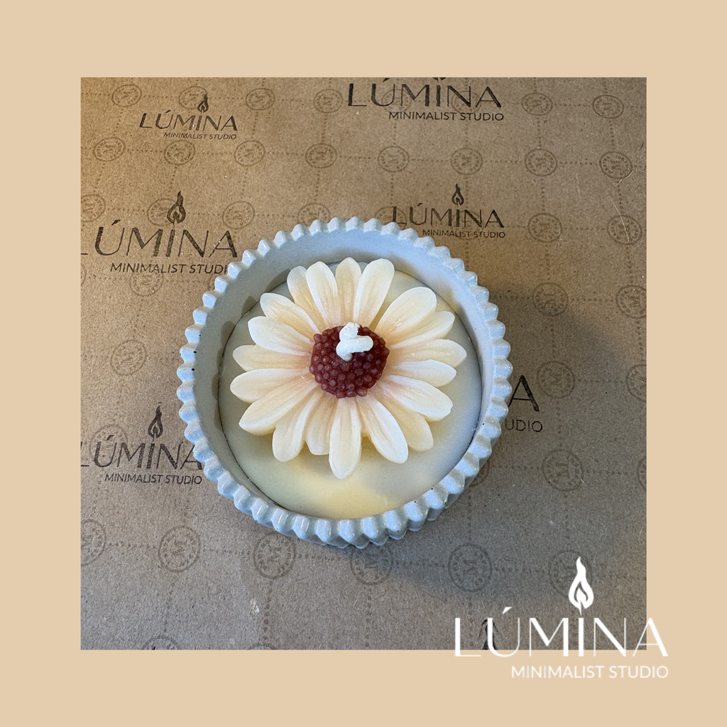 DAISY CANDLE